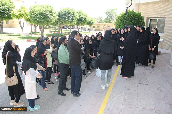 بازدید دانشجویان رشته کامپیوتر از آسایشگاه خیریه کهریزک 14