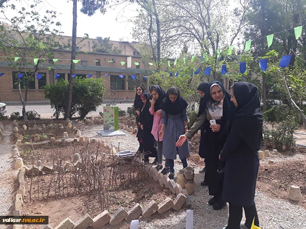 دومین جلسه ورکشاپ آموزشی توسط کارشناسان فضای سبز شهرداری 3