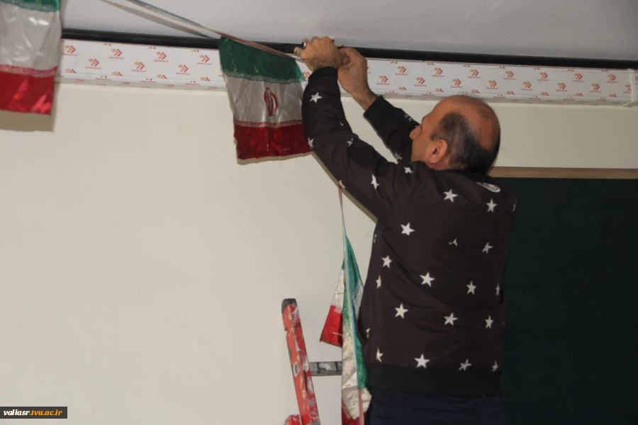 آذین بندی دانشکده در ایام دهه فجرانقلاب 12