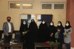 همزمان با شروع کلاسهای حضوری ازاساتید ودانشجویان با اهدای گل استقبال شد. 4