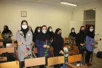 همزمان با شروع کلاسهای حضوری ازاساتید ودانشجویان با اهدای گل استقبال شد. 5