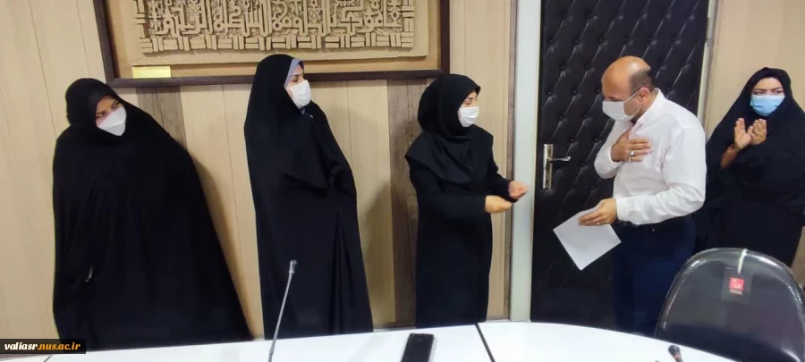 تقدیر ازکارکنان دانشکده بمناسبت روز کارگر 3
