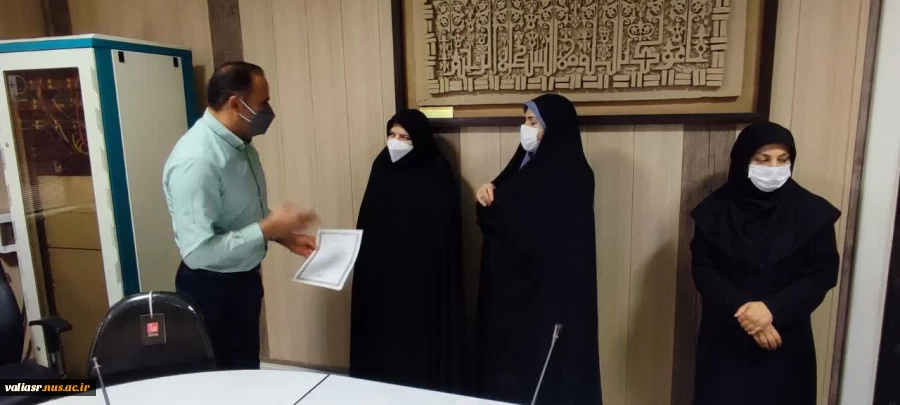 تقدیر ازکارکنان دانشکده بمناسبت روز کارگر 4