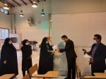 از پدر گر قالب تن یافتیم از معلم جان روشن یافتیم 10