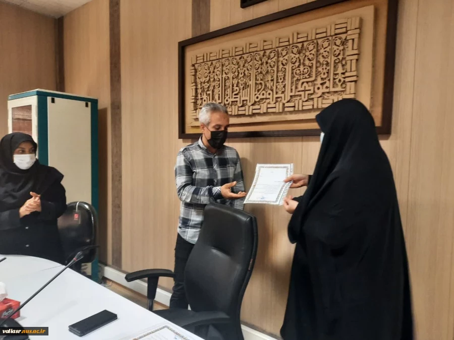 تقدیر ازکارکنان دانشکده بمناسبت روز روابط عمومی 2