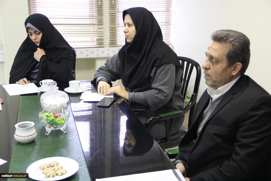 بازدید رییس دانشکده از روند ثبت نام خوابگاه 8