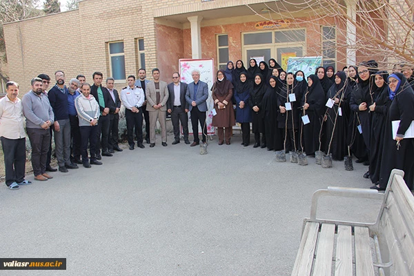 برگزاری آئین درختکاری در دانشکده فنی وحرفه ای دختران تهران ولی عصر(عج) 8