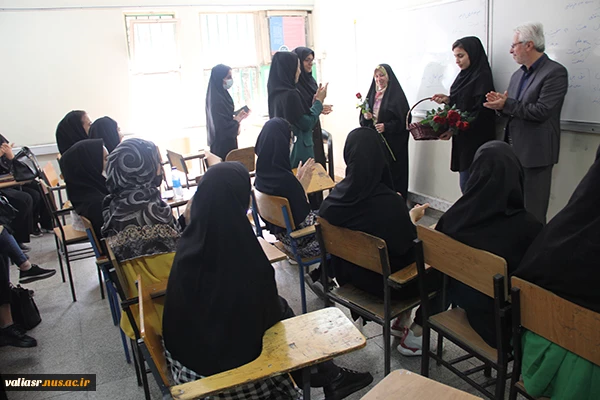 روزی متفاوت در روز بزرگداشت مقام استاد در دانشکده ولی عصر(عج) 5