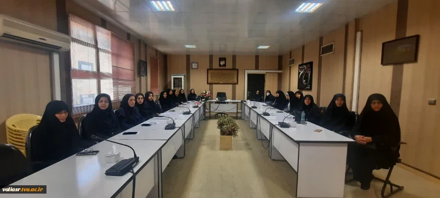 همزمان با هفته دولت نشست بصیرت افزایی و روشنگری با موضوع نقد هجمه های رسانه های معاند علیه دولت برگزار شد 25