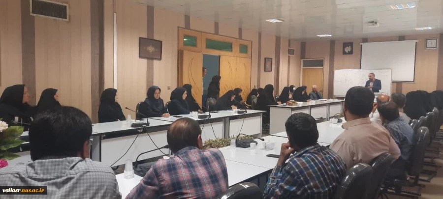در هفته دولت کارگاه آموزشی  اصلاح سبک زندگی براساس اصول طب ایرانی -اسلامی برگزار شد. 12