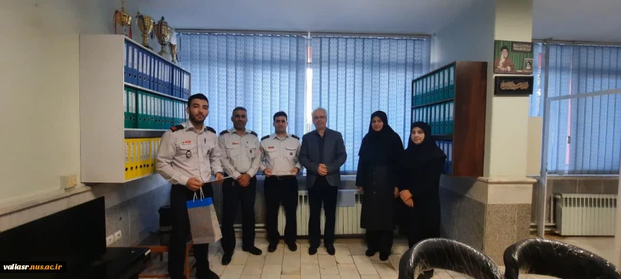 تقدیر از از آتش نشانان پرتلاش محله کیانشهر به مناسبت روز آتش نشان 3