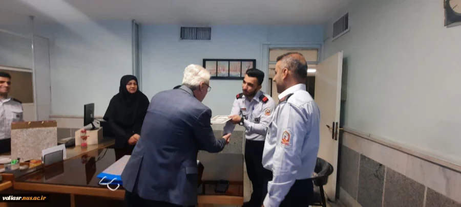 تقدیر از از آتش نشانان پرتلاش محله کیانشهر به مناسبت روز آتش نشان 5
