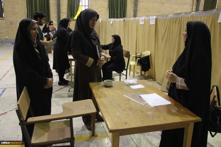 بازدید رئیس دانشکده از روند ثبت‌نام دانشجویان جدیدالورود 3