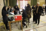 بازدید رئیس دانشکده از روند ثبت‌نام دانشجویان جدیدالورود 14
