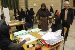 بازدید رئیس دانشکده از روند ثبت‌نام دانشجویان جدیدالورود 15