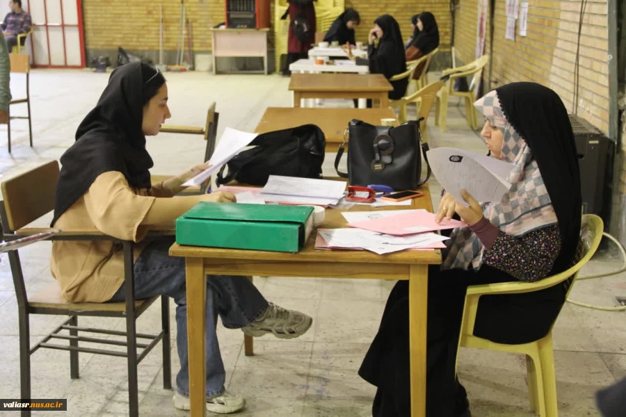 بازدید رئیس دانشکده از روند ثبت‌نام دانشجویان جدیدالورود 18
