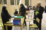 بازدید رئیس دانشکده از روند ثبت‌نام دانشجویان جدیدالورود 19