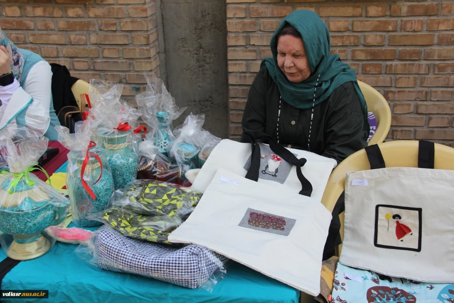 بازارچه کارآفرینی با همکاری موسسه حمایتی کودکان کار در دانشکده برگزار شد 5