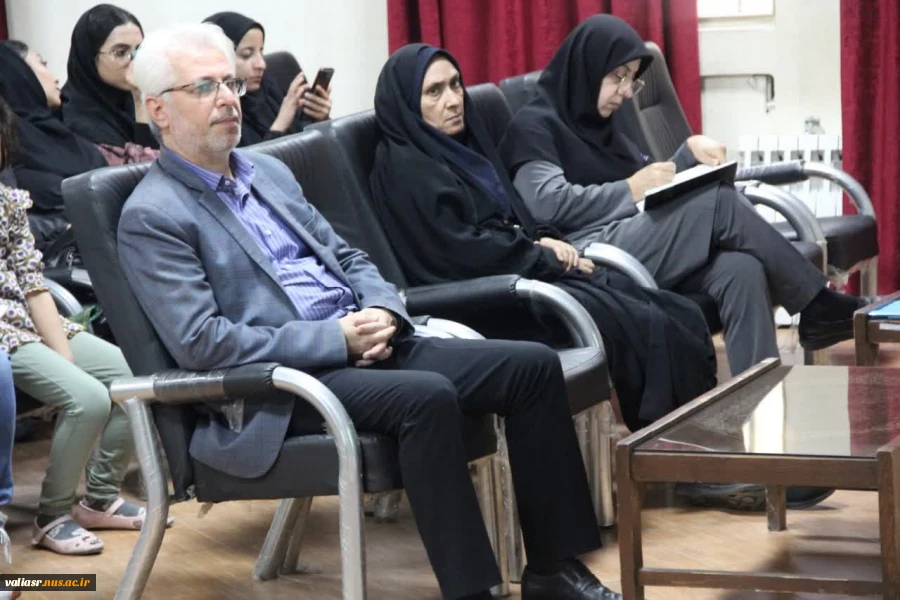 سمینار اشنایی با مقاله نویسی علمی برگزار شد 6