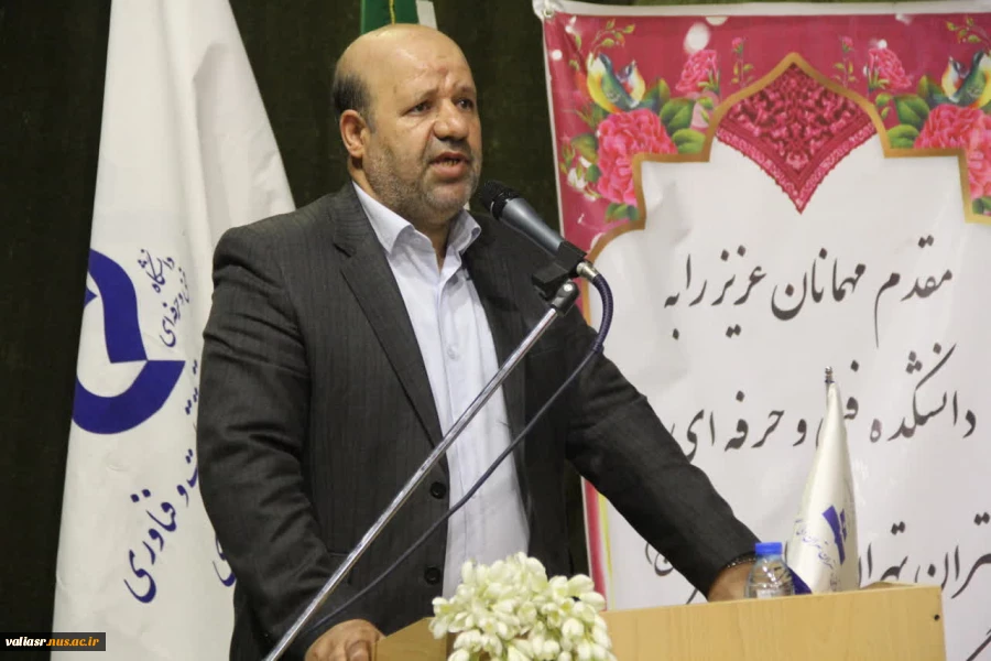 آیین استقبال از نو دانشجویان در دانشکده ولی عصر(عج) برگزار شد 3