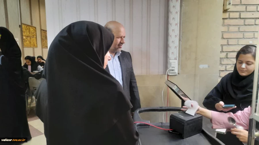 بازدید معاون فرهنگی و دانشجویی دانشگاه فنی و حرفه ای
از سلف سرویس دانشکده ولی عصر(عج) 2