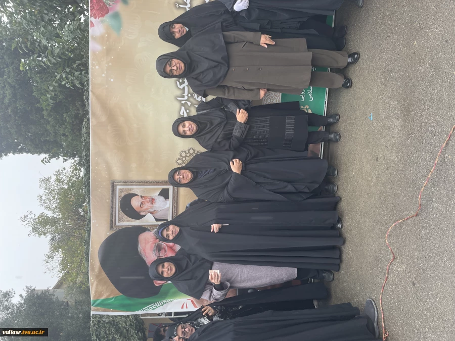 حضور رییس، کارکنان و دانشجویان دانشکده در اجتماع بزرگ دانشگاهیان دانشگاه فنی و حرفه‌ای همزمان با سالروز مبارزه با استکبار جهانی در دانشکده  فنی شهید شمسی پور 4