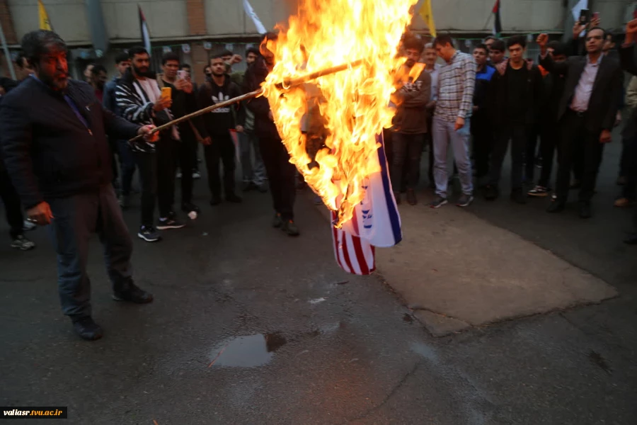 حضور رییس، کارکنان و دانشجویان دانشکده در اجتماع بزرگ دانشگاهیان دانشگاه فنی و حرفه‌ای همزمان با سالروز مبارزه با استکبار جهانی در دانشکده  فنی شهید شمسی پور 9