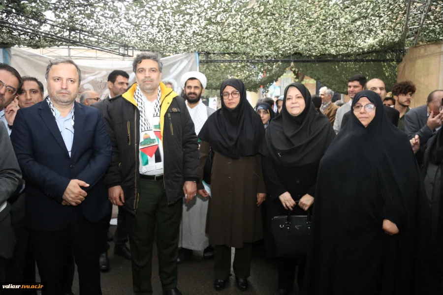 حضور رییس، کارکنان و دانشجویان دانشکده در اجتماع بزرگ دانشگاهیان دانشگاه فنی و حرفه‌ای همزمان با سالروز مبارزه با استکبار جهانی در دانشکده  فنی شهید شمسی پور 18