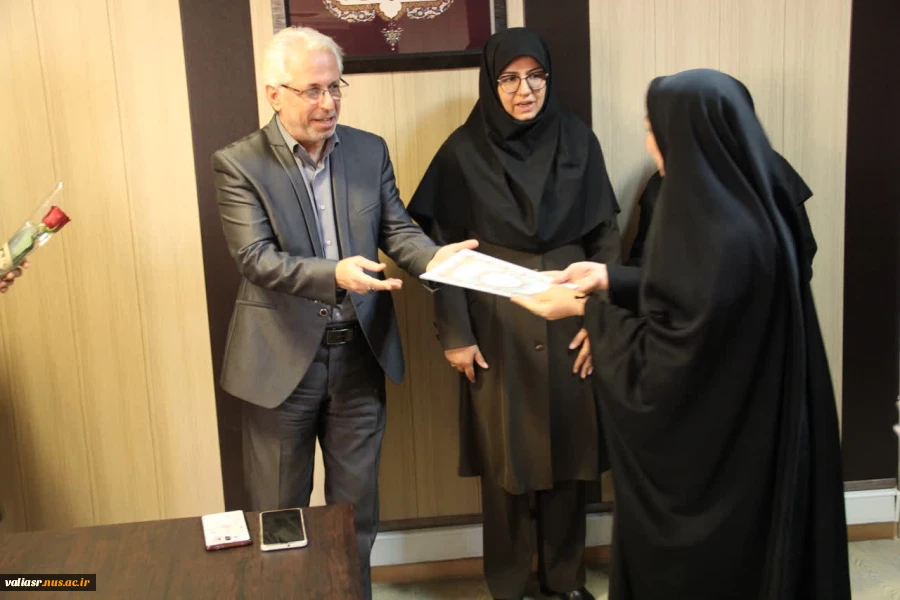 تقدیر ازکارکنان حوزه فرهنگی بمناسبت روزفرهنگ عمومی 3