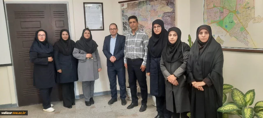 نشستی دوستانه در راستای برنامه ریزی فعالیت های فرهنگی مشترک بین  ناحیه 3 شهرداری منطقه 15 تهران بزرگ با دانشکده ولی عصر(عج) 3