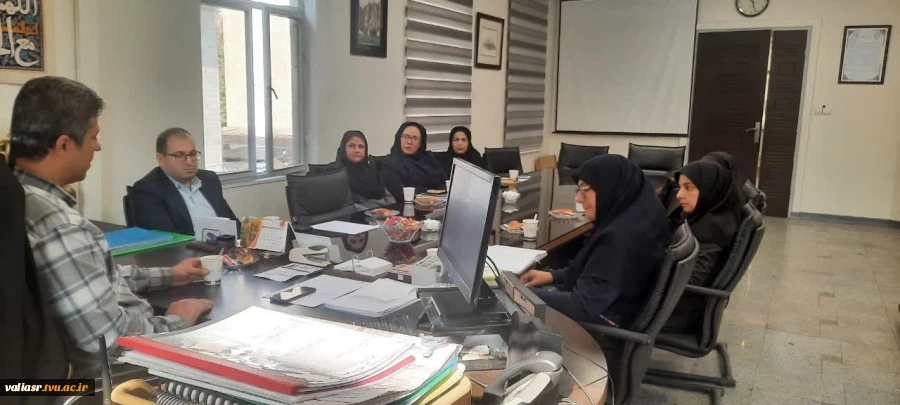 نشستی دوستانه در راستای برنامه ریزی فعالیت های فرهنگی مشترک بین  ناحیه 3 شهرداری منطقه 15 تهران بزرگ با دانشکده ولی عصر(عج) 4