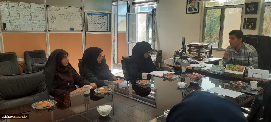 نشستی دوستانه در راستای برنامه ریزی فعالیت های فرهنگی مشترک بین  ناحیه 3 شهرداری منطقه 15 تهران بزرگ با دانشکده ولی عصر(عج) 7