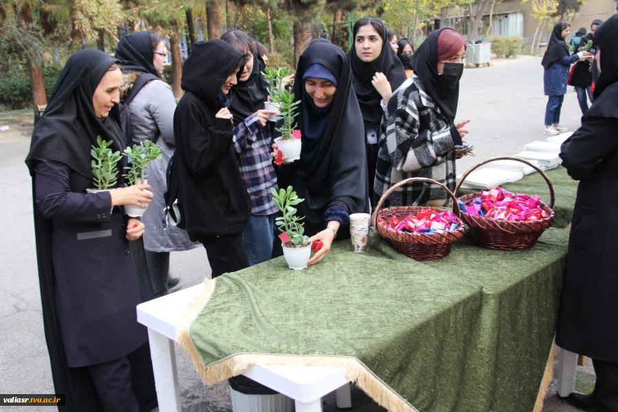 روزی متفاوت در دانشکده فنی و حرفه ای دختران تهران ولی عصر(عج) در روز دانشجو 3