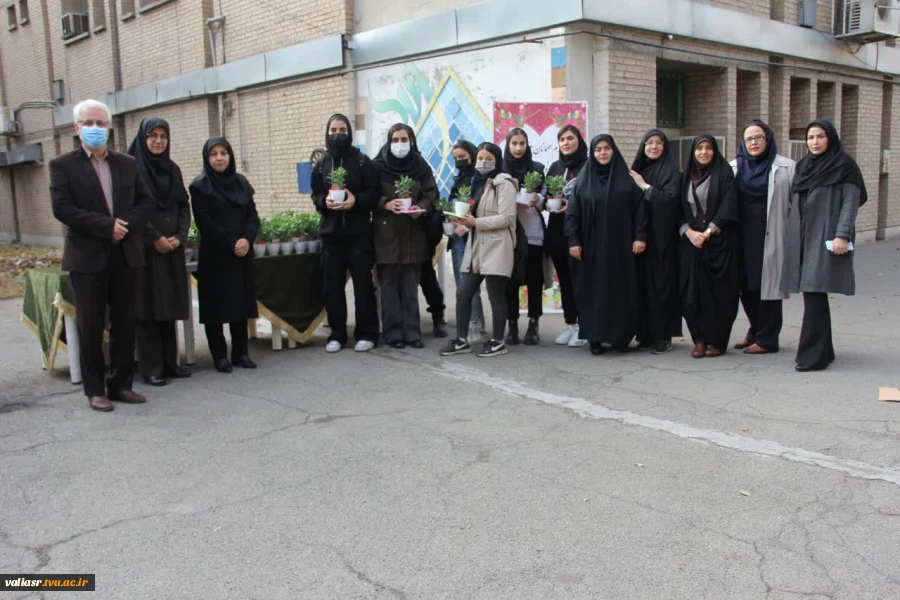 روزی متفاوت در دانشکده فنی و حرفه ای دختران تهران ولی عصر(عج) در روز دانشجو 15