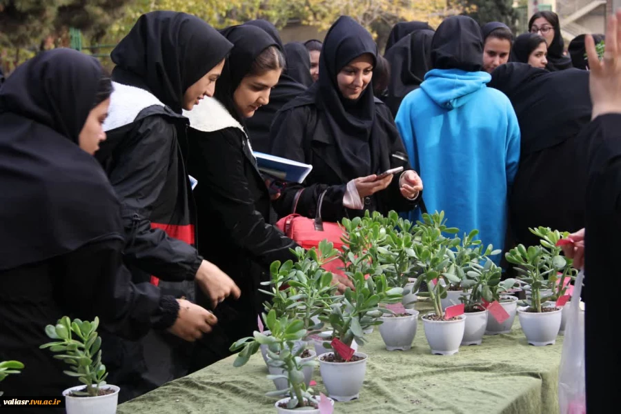 روزی متفاوت در دانشکده فنی و حرفه ای دختران تهران ولی عصر(عج) در روز دانشجو 18