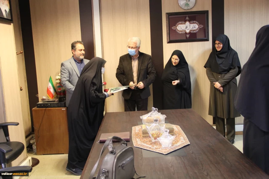 تقدیر ازکارکنان حوزه پژوهش بمناسبت هفته پژوهش 6