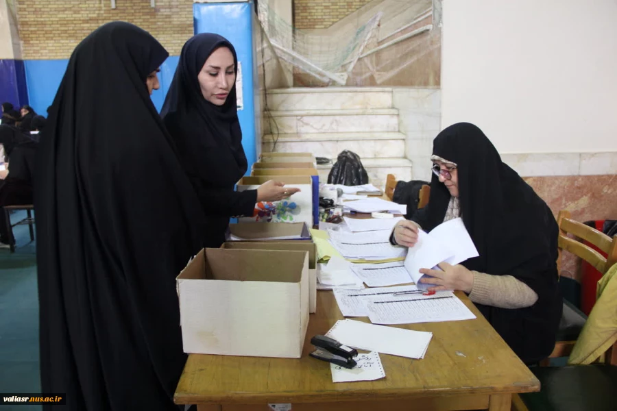 بازدید رییس دانشکده از حوزه امتحانات پایان ترم 3