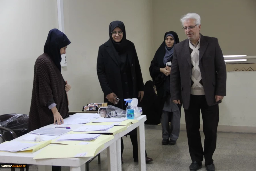 بازدید رییس دانشکده از حوزه امتحانات پایان ترم 6