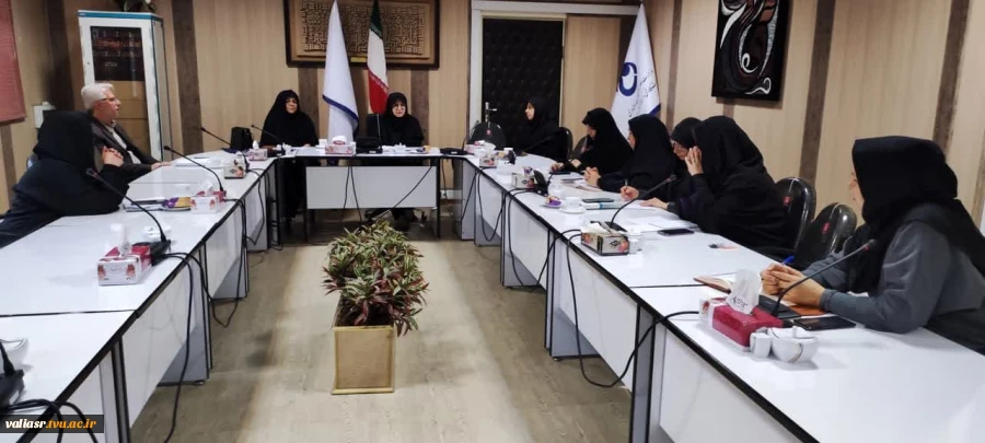 جلسه شورای فرهنگی با حضوررییس دانشکده برگزار شد 7