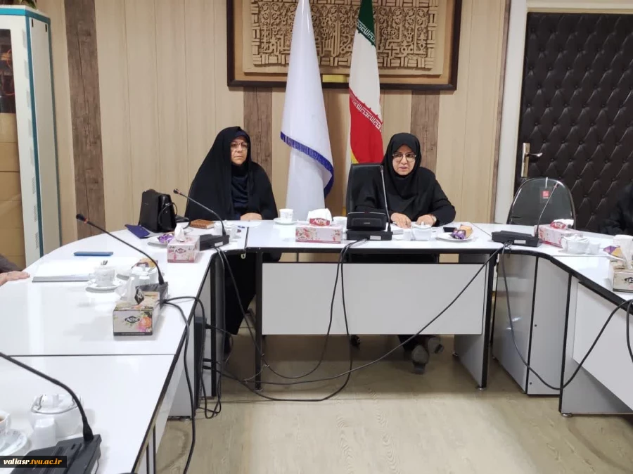 جلسه شورای فرهنگی با حضوررییس دانشکده برگزار شد 8