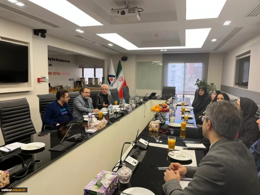 همزمان با پیروزی شکوهمند انقلاب اسلامی تفاهم نامه مشترک بین دانشکده فنی و حرفه ای تهران  ولیعصر (عج) و   گروه فناوری ارتباطات و اطلاعات شاتل منعقد شد 5