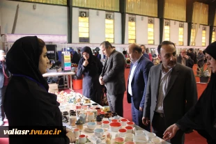 بازدید معاون فرهنگی و اجتماعی وزارت علوم و هیئت همراه از غرفه دانشکده ولی عصر(عج) درهفتمین بازارچه دانشجویی ‌دانشگاه فنی و حرفه‌ای کشور 3