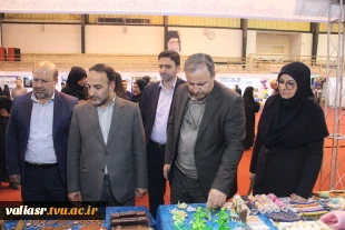 بازدید معاون فرهنگی و اجتماعی وزارت علوم و هیئت همراه از غرفه دانشکده ولی عصر(عج) درهفتمین بازارچه دانشجویی ‌دانشگاه فنی و حرفه‌ای کشور 6