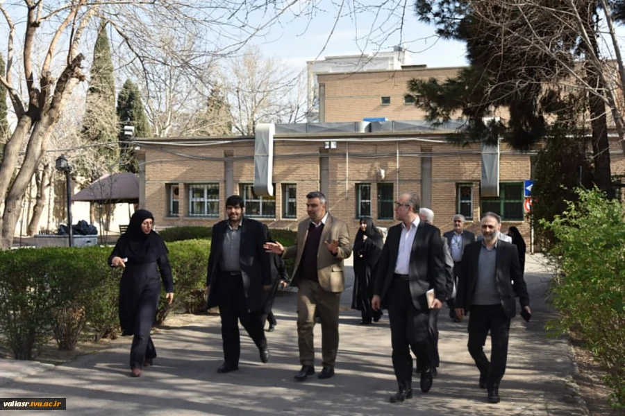 بازدید خانم دکتر حق‌جوی جوانمرد، رئیس مرکز توسعه فناوری‌های راهبردی معاونت علمی، فناوری و اقتصاد دانش‌بنیان ریاست جمهوری و دکتر محمدعلی‌نژاد، معاون فناوری و نوآوری وزیر علوم از کارگاه‌ها، تجهیزات و امکانات آموزشی دانشکده فنی و حرفه‌ای ولی عصر (عج) 3