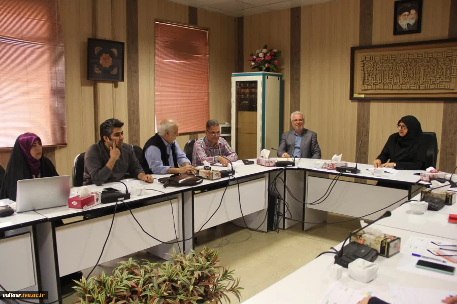 برگزاری اولین جلسه نیاز سنجی بازنگری سرفصل دروس کاردانی طراحی و ساخت طلا و جواهر 6