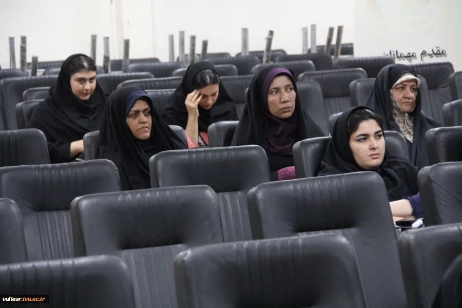 کارگاه آموزشی " چگونه می توانم سلامت روان خود را افزایش دهم ؟" برگزار شد 3