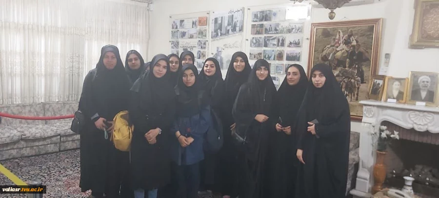 حضوردانشجویان دانشکده ولی عصر(عج) در اجتماع دانشگاهیان در حسینیه جماران 2