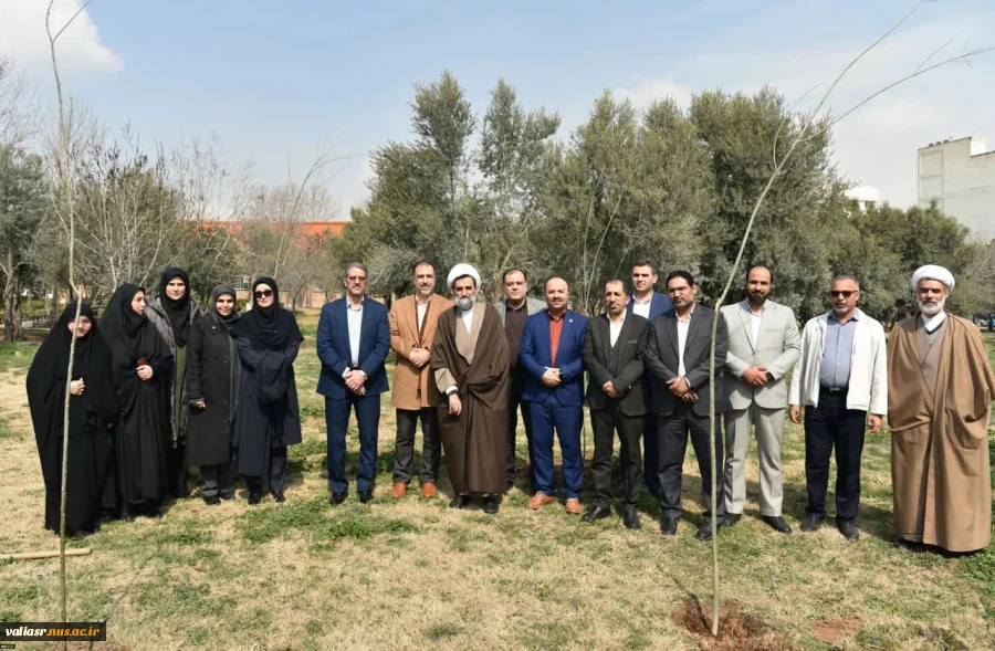 به مناسبت هفته منابع طبیعی و سنت حسنه درختکاری با حضور رئیس دانشگاه ملی مهارت صورت گرفت:
آئین درختکاری و کاشت نهال در محوطه دانشکده دختران دکتر شریعتی تهران 2