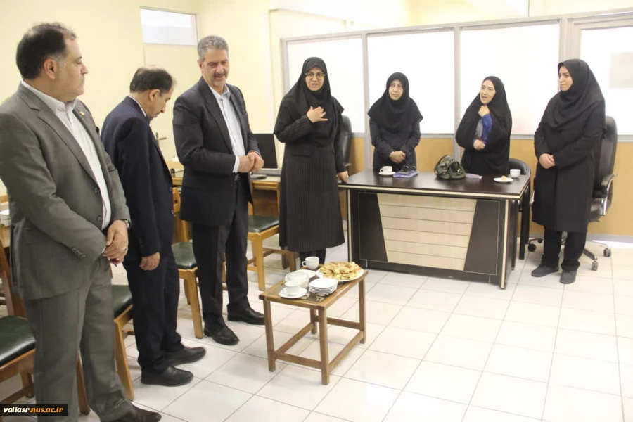 دکتر زمانی همزمان با هفته تجلیل از مقام استاد، به اعضاء هیئت علمی دانشکده ملی مهارت ولی عصر (عج) تبریک گفتند 2