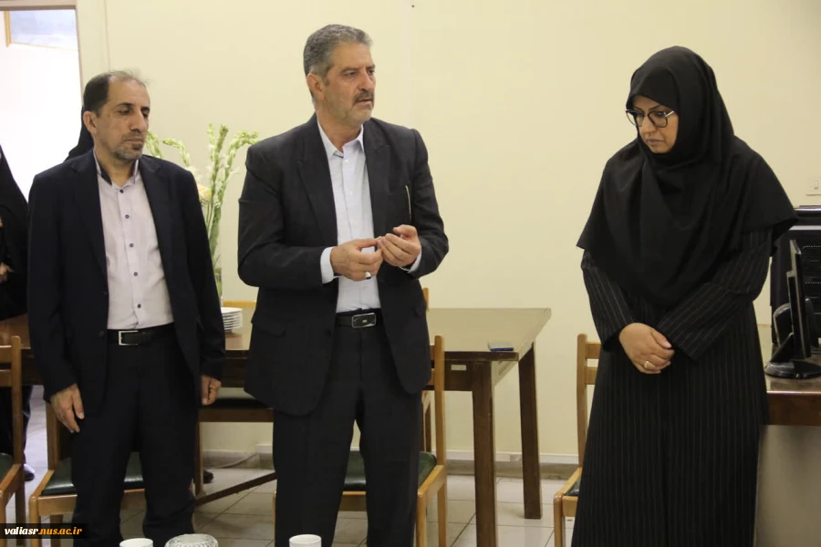 دکتر زمانی همزمان با هفته تجلیل از مقام استاد، به اعضاء هیئت علمی دانشکده ملی مهارت ولی عصر (عج) تبریک گفتند 9